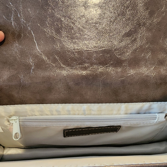 CHINESE LAUNDRY CLUTCH - Picture 9 of 16